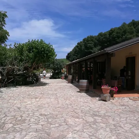 Tenute Pispisa Segesta Alloggio per agriturismo *